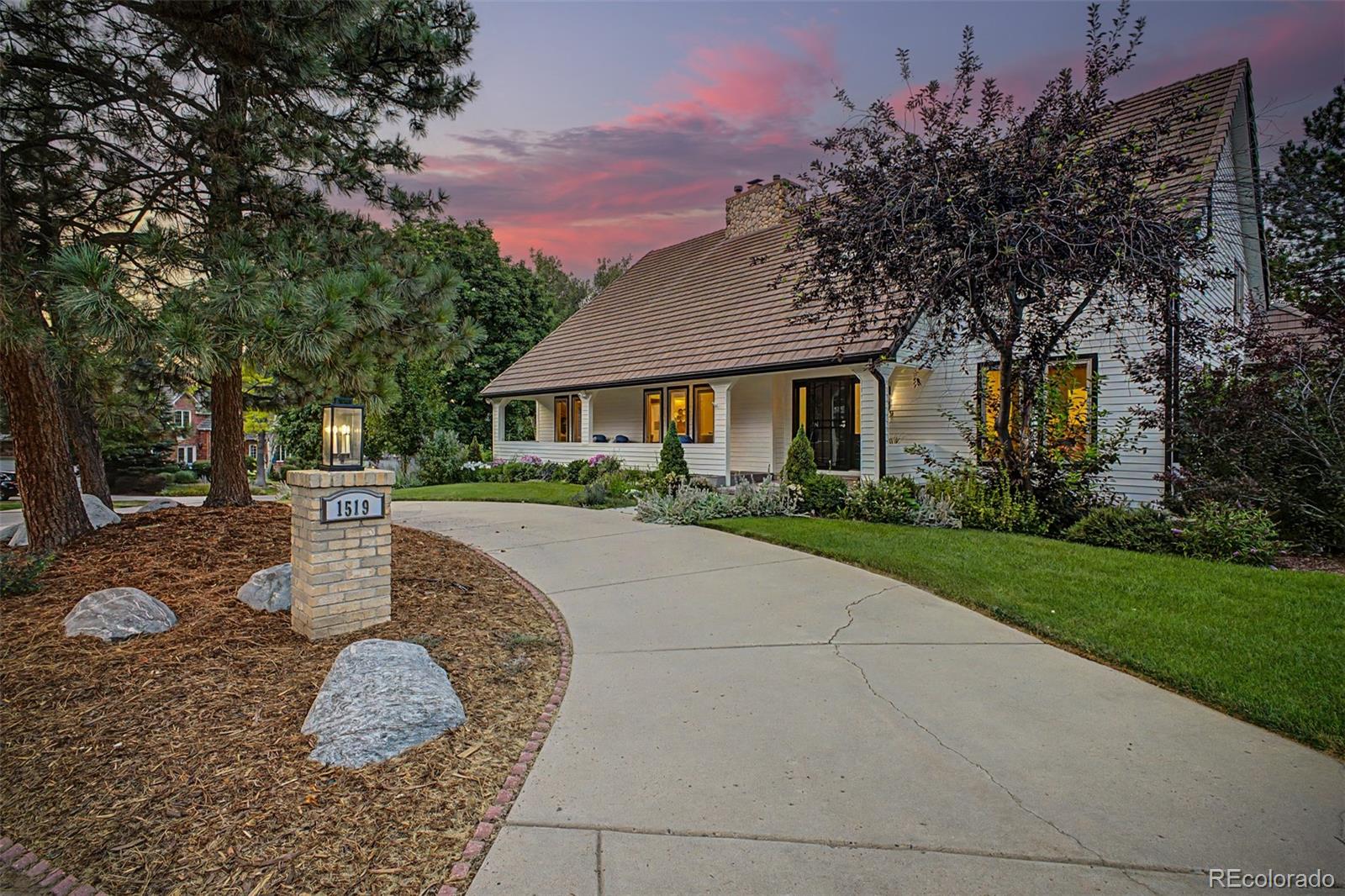 1519 E Maplewood Court