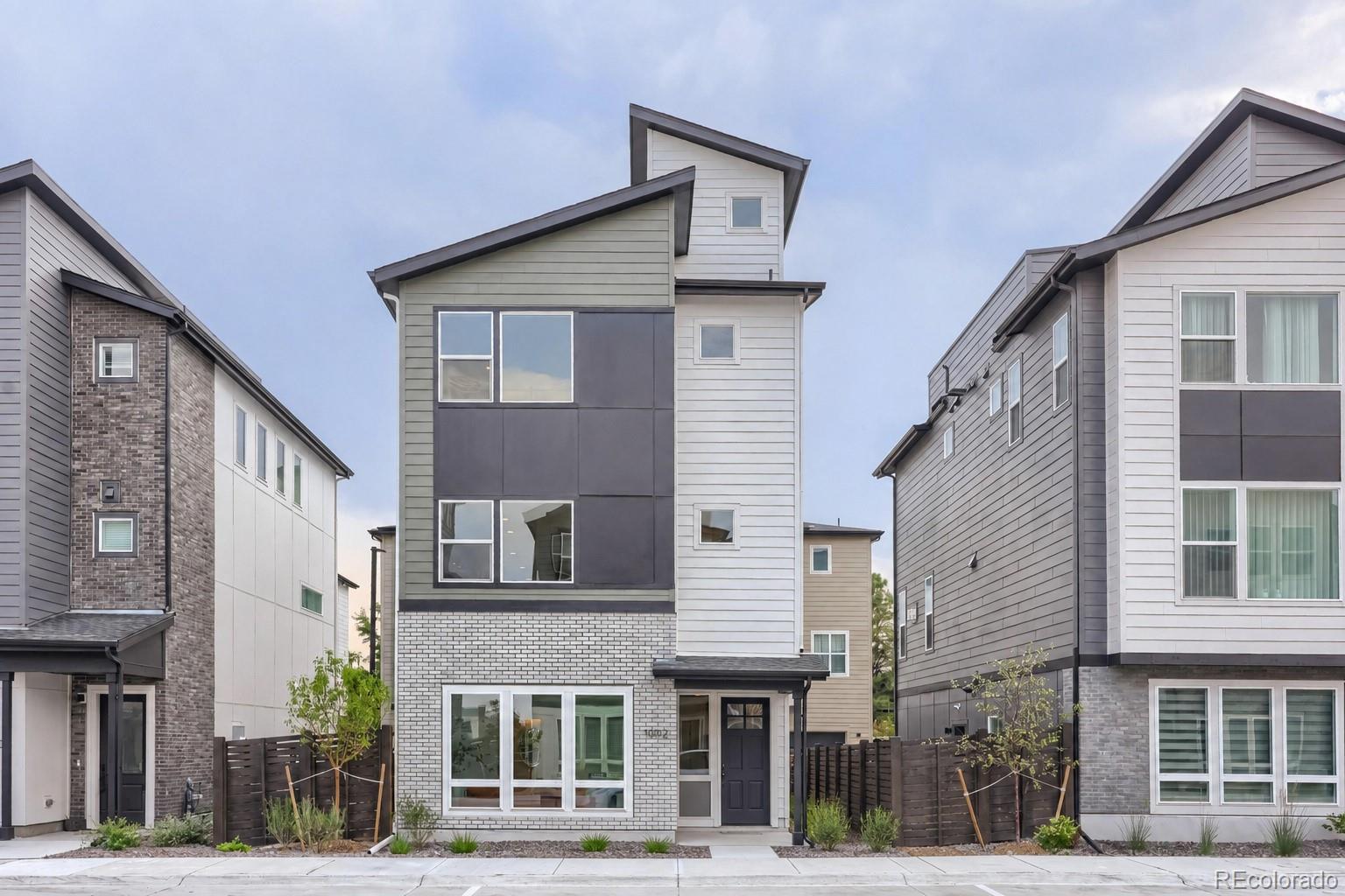 11002 E Hinsdale Circle
