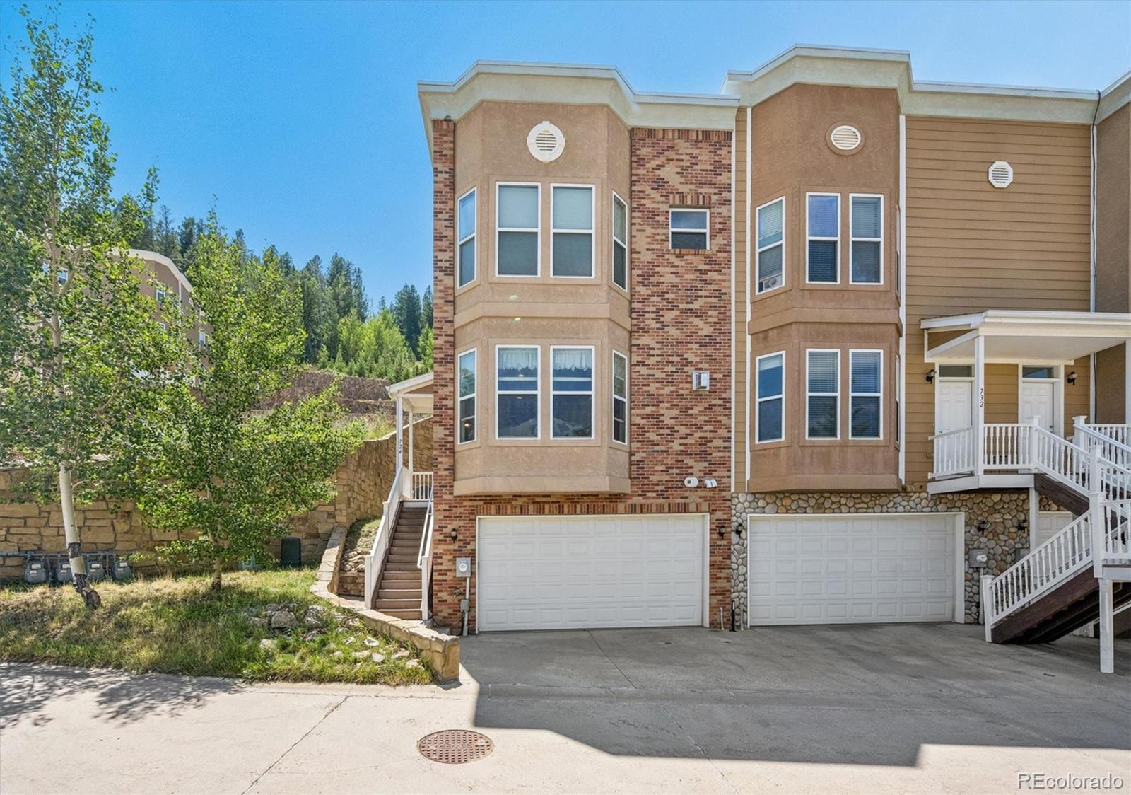 724 Louis Drive