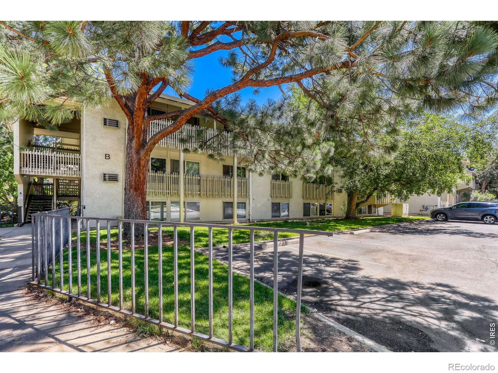 2707 Valmont Road Unit 211B